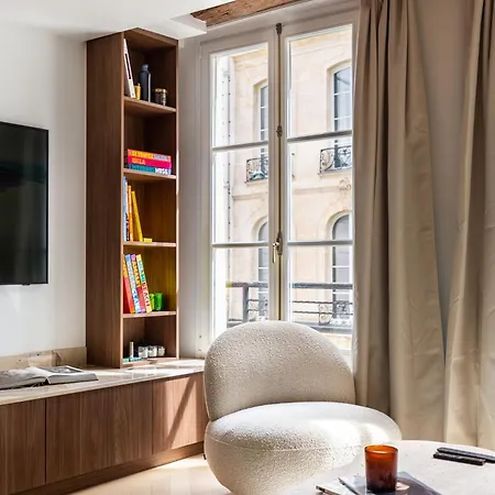 Magnifique Appartement Ac -1Br 4P- Palais-Royal Apartment *